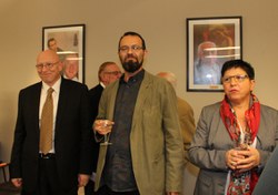 Giorgio Facco, président du CPAS, Jacques Sondron, caricaturiste et Josée Incannela, Echevine