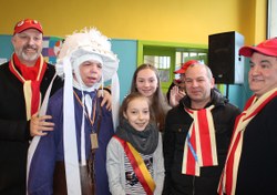 Nathan De Bolle a reçu une médaille pour 15 ans de participation au carnaval de Mont-Sainte-Aldegonde (LesPaysans)